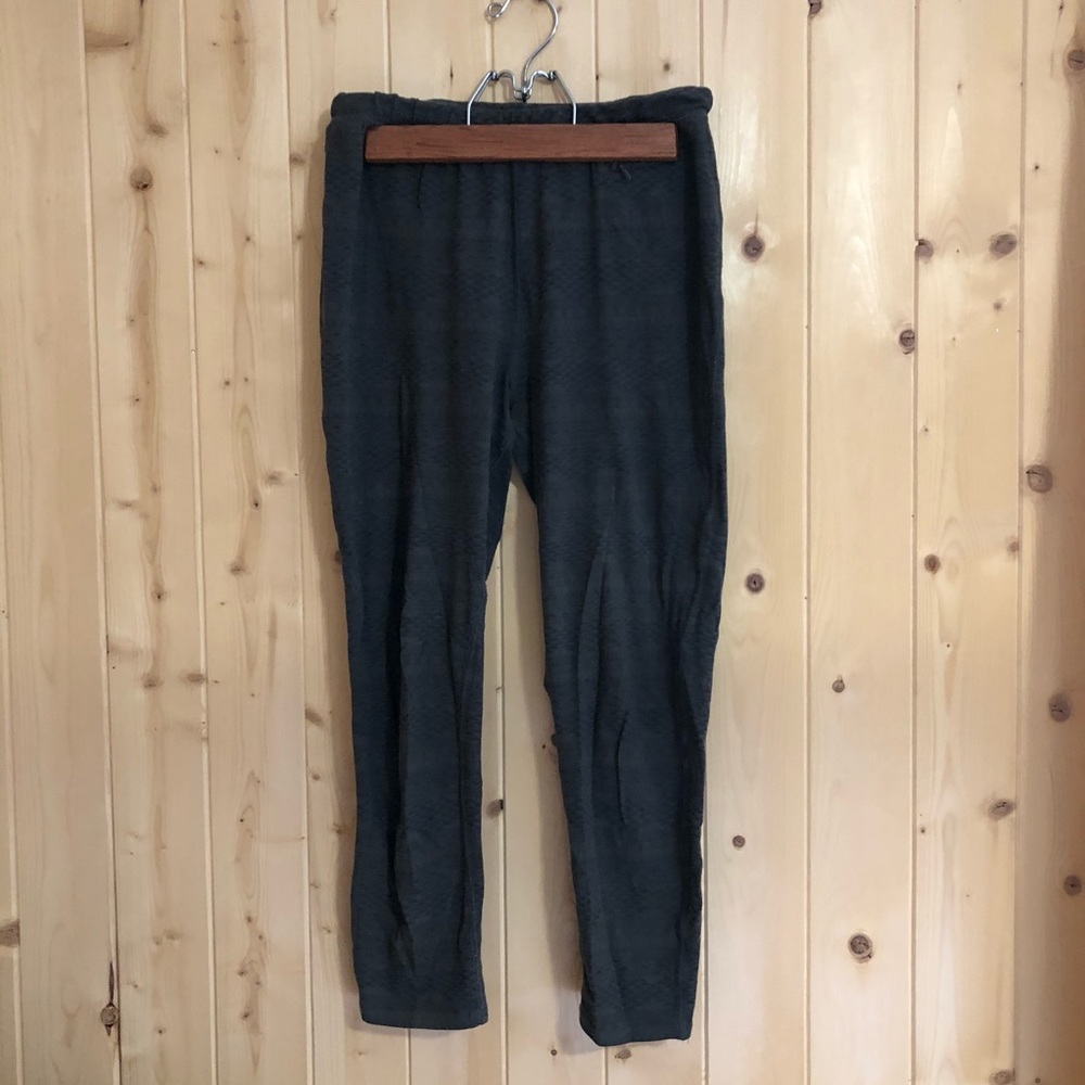 ROOTS Leggings.